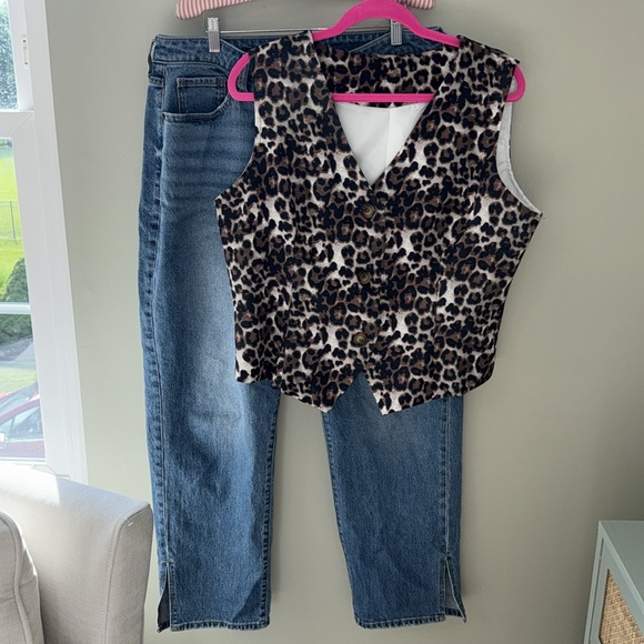 Dolled By Doll Pre Assembled Outfit Cheetah Vest and Jeans - Picture 2 of 6